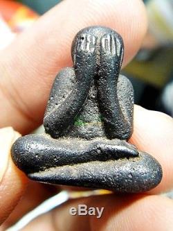7273-thai Amulet Powerful Protection Closed Eye Pidta Buddha Dum Leklai Tokraja