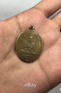 A coin LP SUK, PhakKlongmakhamtao, Frist Generation B. E. 2466, Thai Buddha Amulet