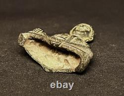 OLD THAI AMULET BUDDHA, PHRA CHIANG SAEN (Sing 3) Goodness and Success