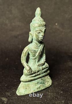 Old Thai Amulet Buddha, Phra Chiang Rung (loas Buddha) Bronze