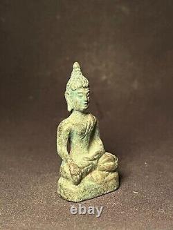 Old Thai Buddha Amulet Bronze, Phra Chiang Saen (sing 2)