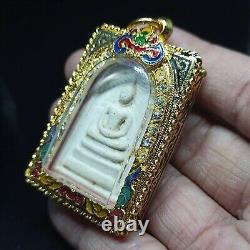 PHRA SOMDEJ WAT RAKANG THAI BUDDHA AMULET PENDANT YELLOW GOLD CASE (Pim Sao Ha)