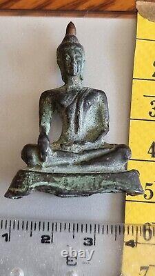 Phra Chiang San Bucha Sing Sarm (3)around 2-300 year, Thai Buddha Amulet