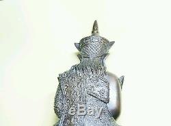 Phra mae Ngan Chai Hang Ngang Ajarn Thiam Thai Buddha amulet statue