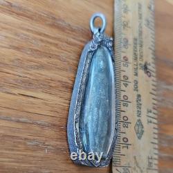 Rare Thai Buddha Amulet Phra Roung set in old Handmade antique silver case