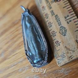 Rare Thai Buddha Amulet Phra Roung set in old Handmade antique silver case
