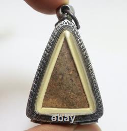Red Phra Nangphaya Thai Antique Real Bless Buddha Lucky Love Amulet Rich Pendant
