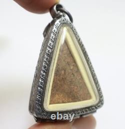 Red Phra Nangphaya Thai Antique Real Bless Buddha Lucky Love Amulet Rich Pendant
