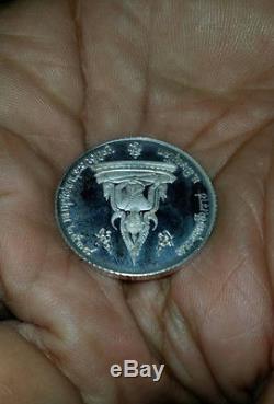 Silver 925 LP. Koon Wat Banrai Thai Buddha amulet Phra Chinnaraj Be. 2536 coin vtg