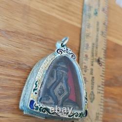 Thai Buddha Amulet L P Kaew Wat Klear Waan set in old antique silver case