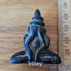 Thai Buddha Amulet L P Kaew Wat Klear Waan set in old antique silver case