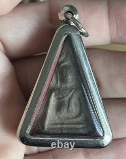 Thai Buddha Amulet Phra Nang Phaya Style Triangle Pendant Silver Tone Case